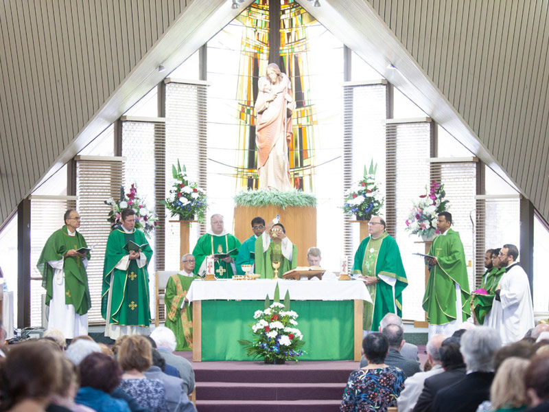 St Andrew's Catholic College Mass
