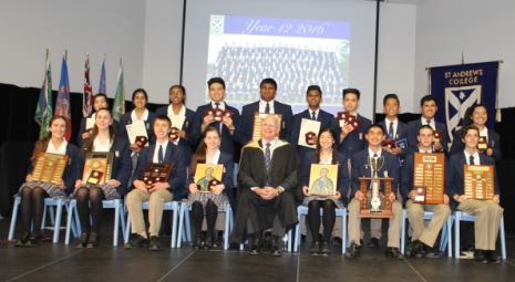 Prize Winners Group Shot